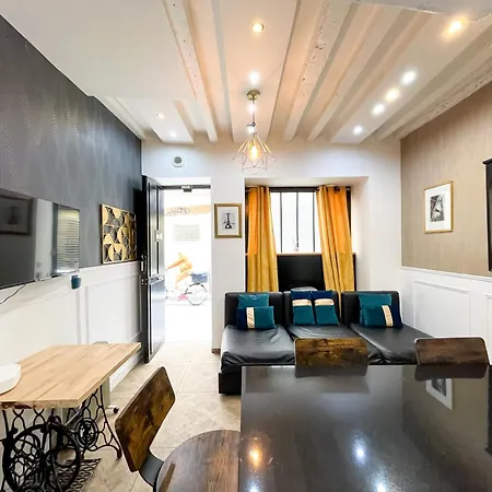 Urbanflat 32 - De 2 étages En Plein Centre De Appartamento *
